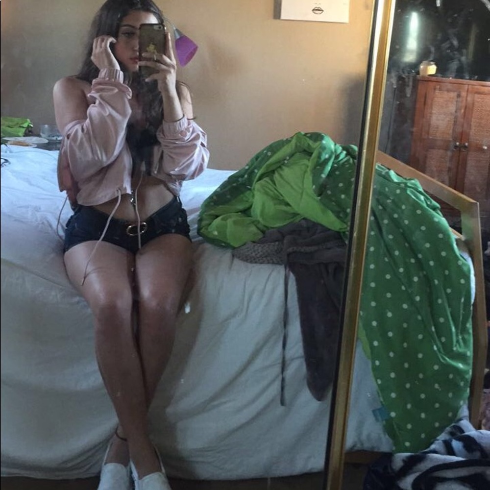 Meet your Posher, Alexis